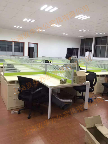 工程案例（屏風隔斷）